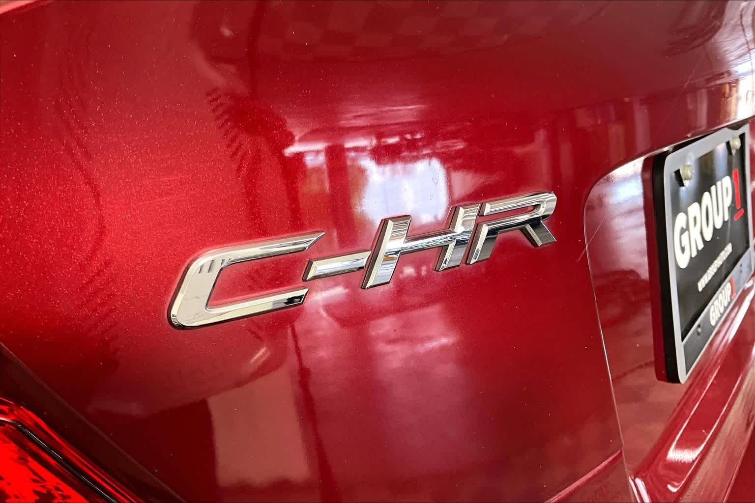 Used 2018 Iceberg/Ruby Flare Pearl Toyota XLE image 29