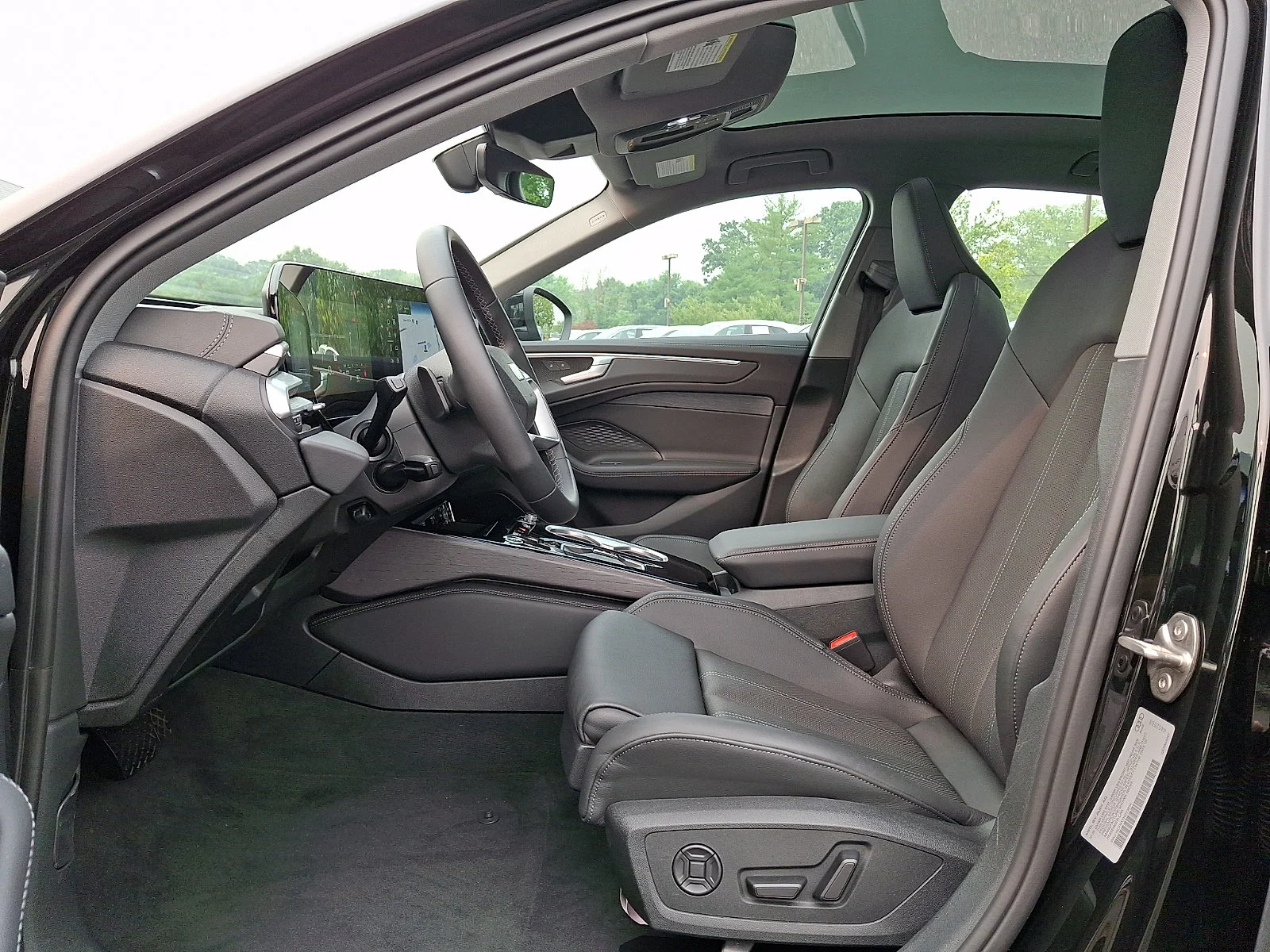 Used 2026 Mythos Black Metallic   0E0e Audi Premium image 14