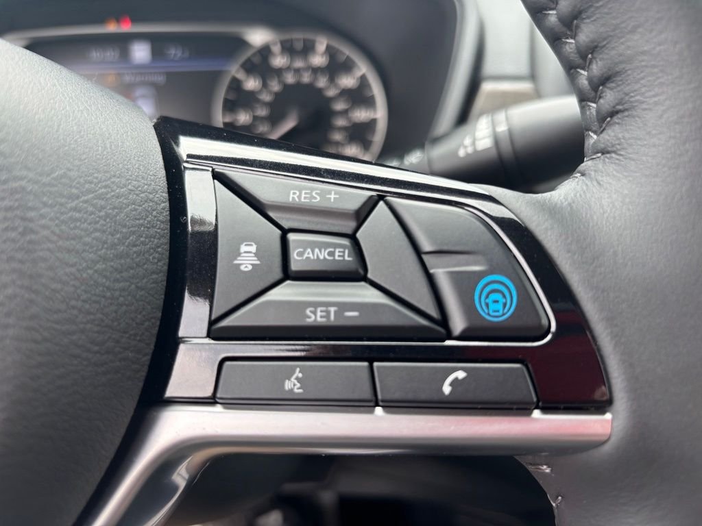 Used 2025 Silver Nissan 2.5 SL image 22