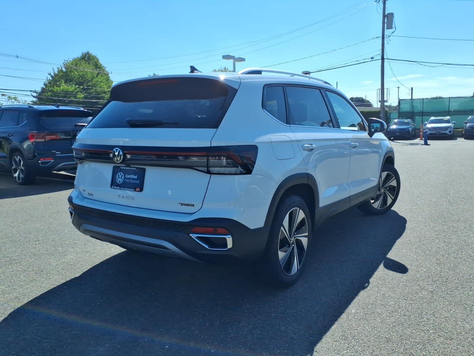 Certified Used 2025 Pure White Volkswagen SE image 5