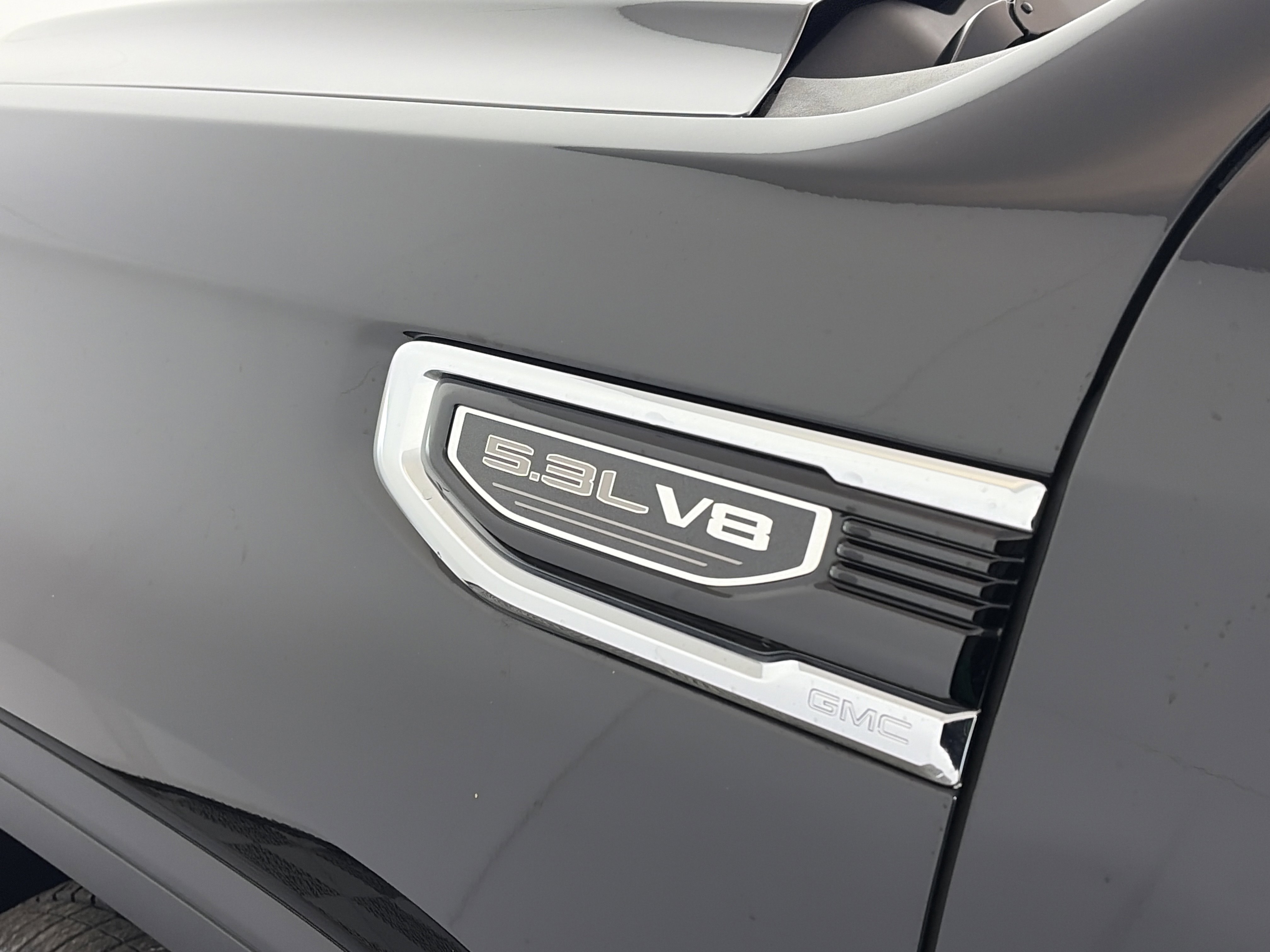 2024 GMC Sierra 1500 SLT - Photo 19