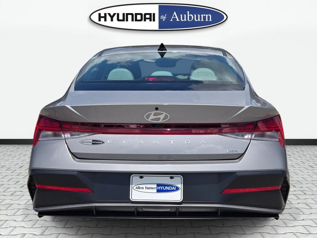 2025 Hyundai Elantra Limited - Photo 6