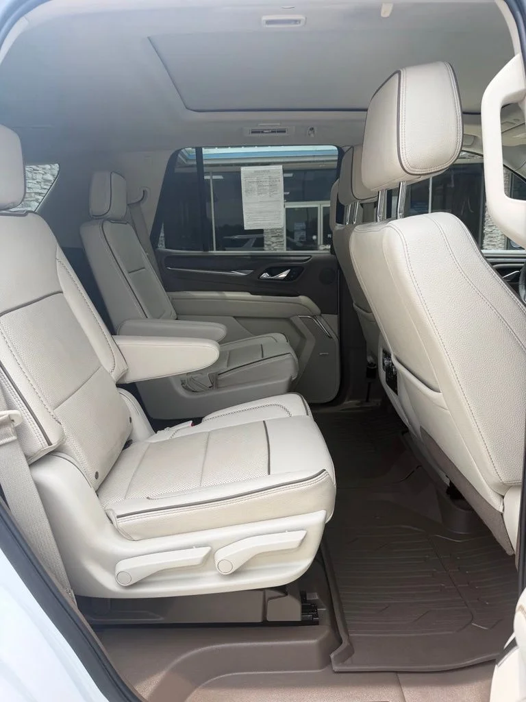 Used 2024 White GMC Denali image 27