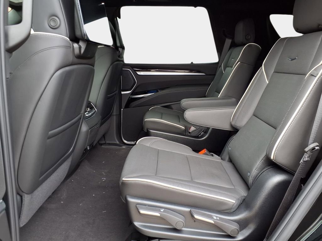 2026 Cadillac Escalade Luxury - Photo 10