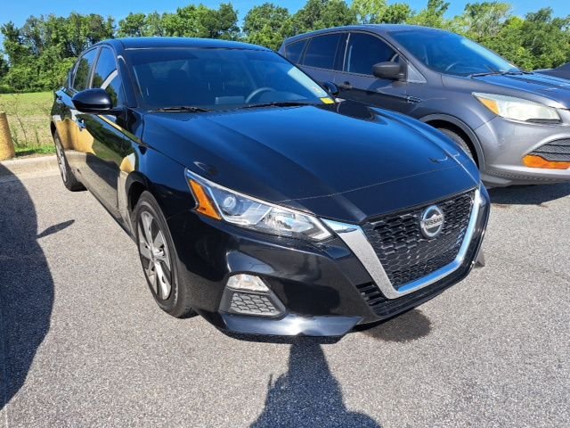 Used 2020 Black Nissan 2.5 S image 1