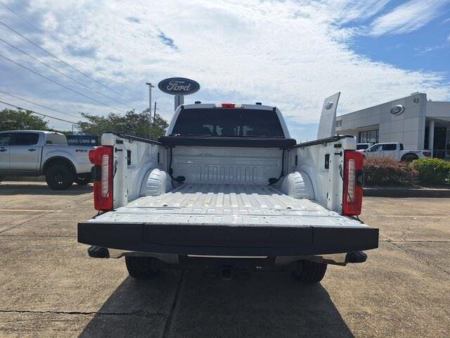 Used 2023 Star White Metallic Tri-Coat Ford LARIAT image 31