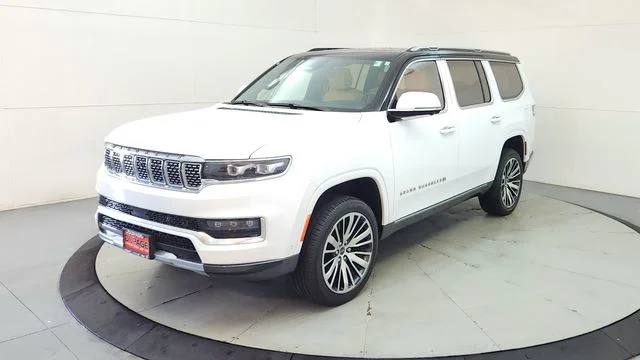 Used 2022 White Jeep Series III image 4
