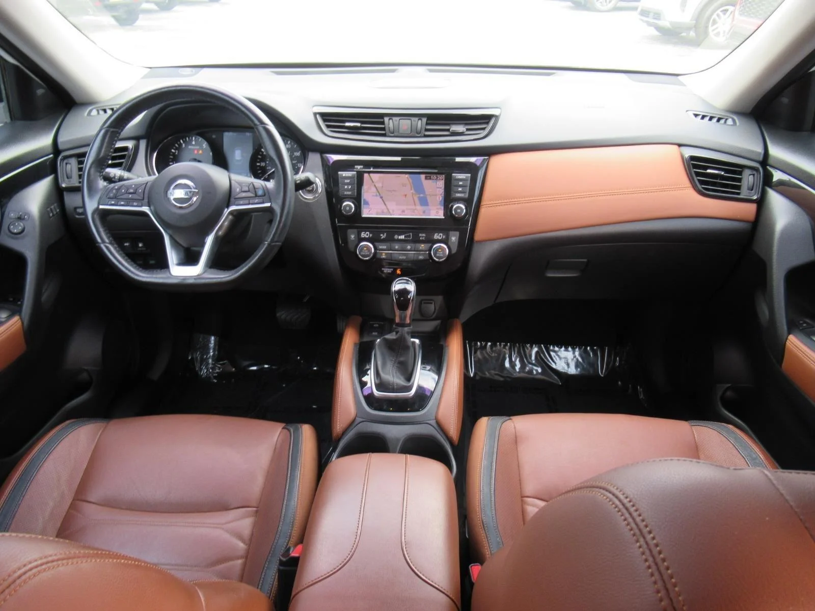 Used 2018 White Nissan SL image 13