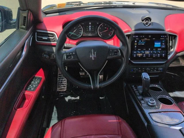 Used 2022 Gray Maserati Trofeo image 15