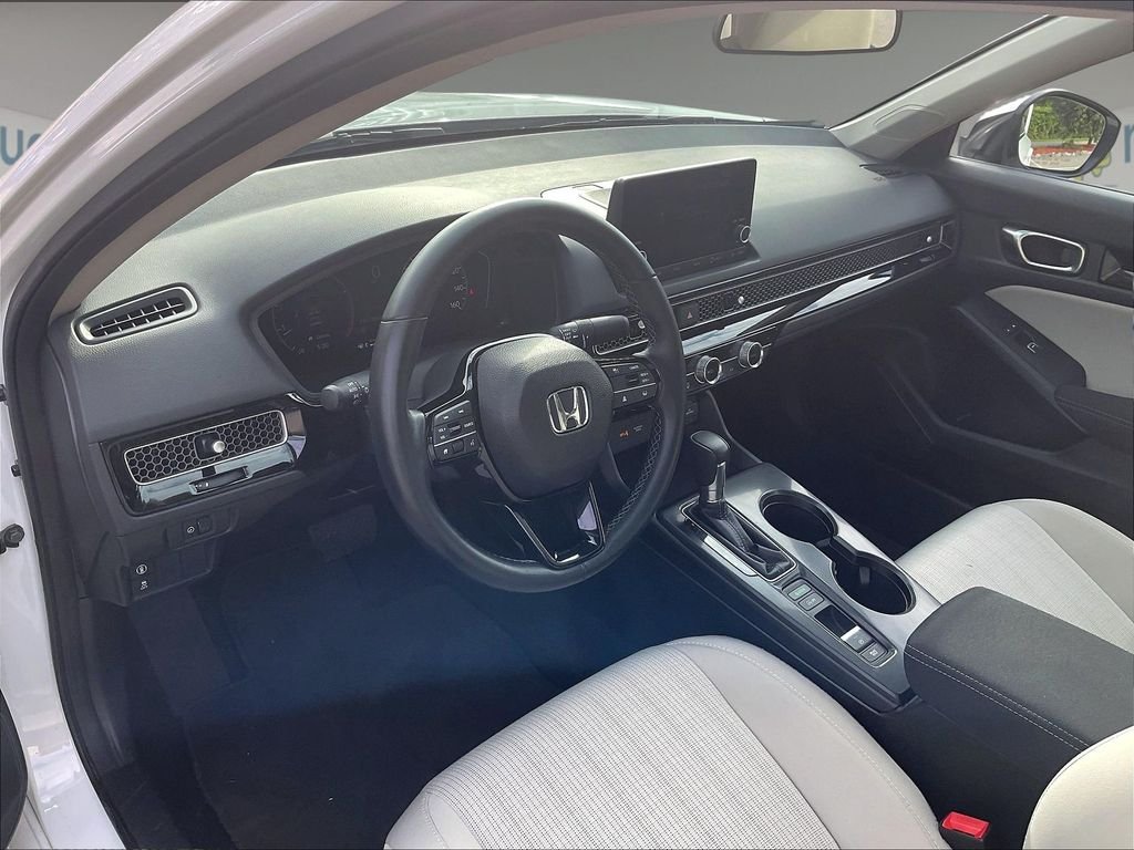 Used 2023 White Honda EX image 8