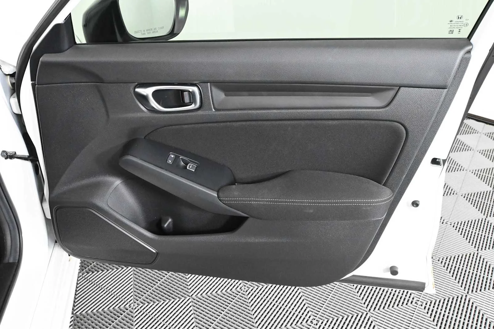 Used 2024 Platinum White Pearl Honda Sport image 10