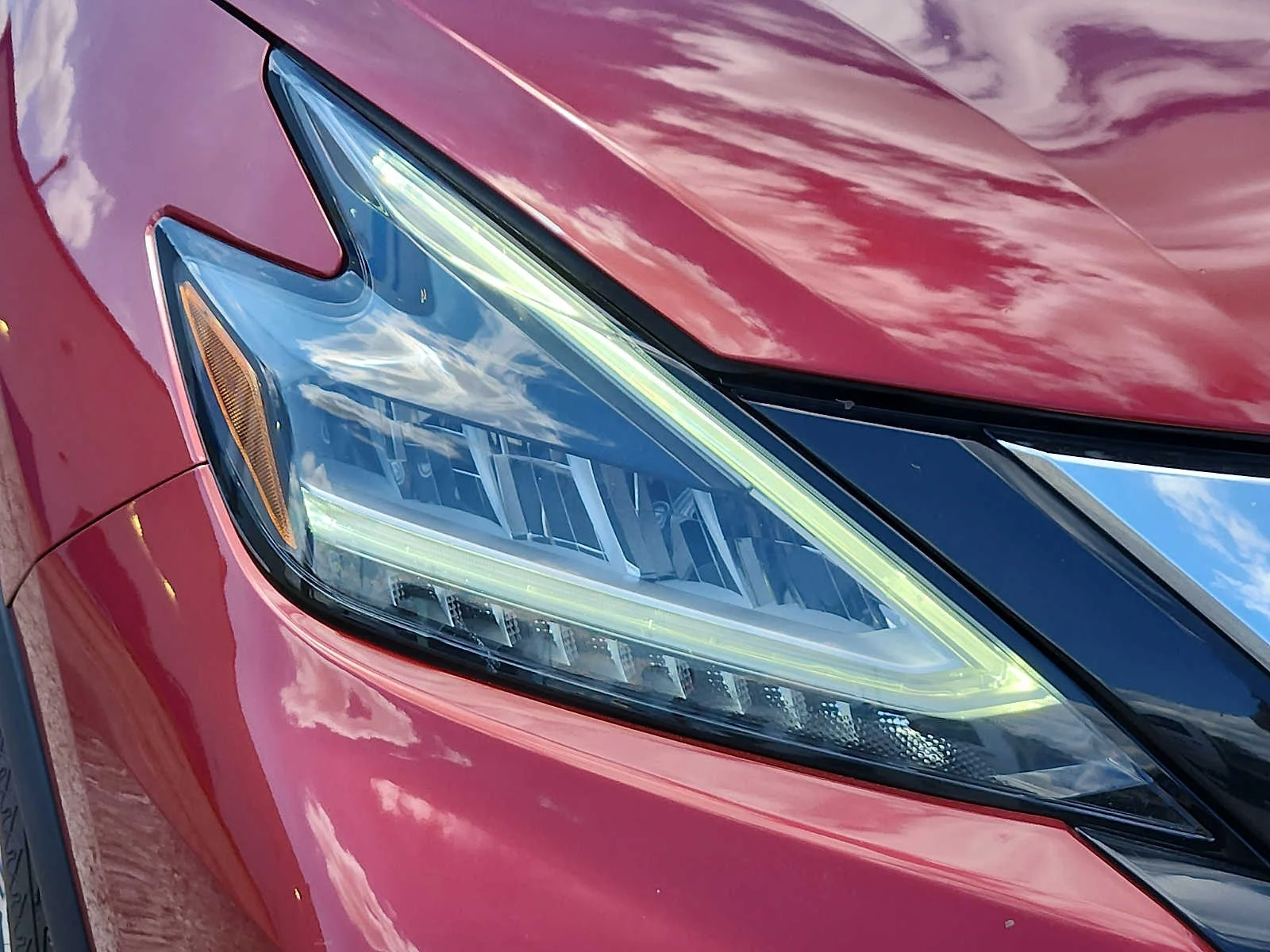 Used 2020 Red Nissan SV Intelligent AWD image 9