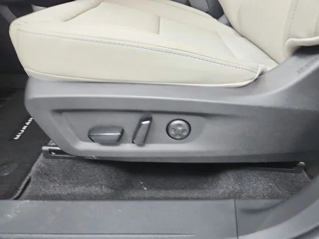 New 2026 White Nissan Platinum image 20
