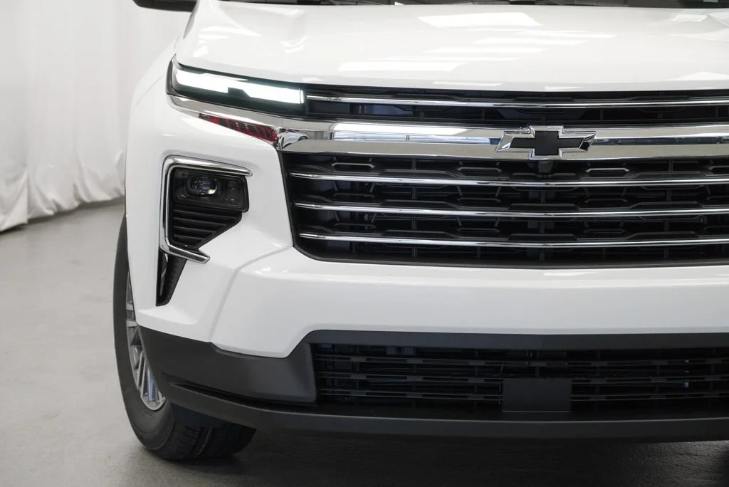 New 2027 Summit White Chevrolet LT image 32