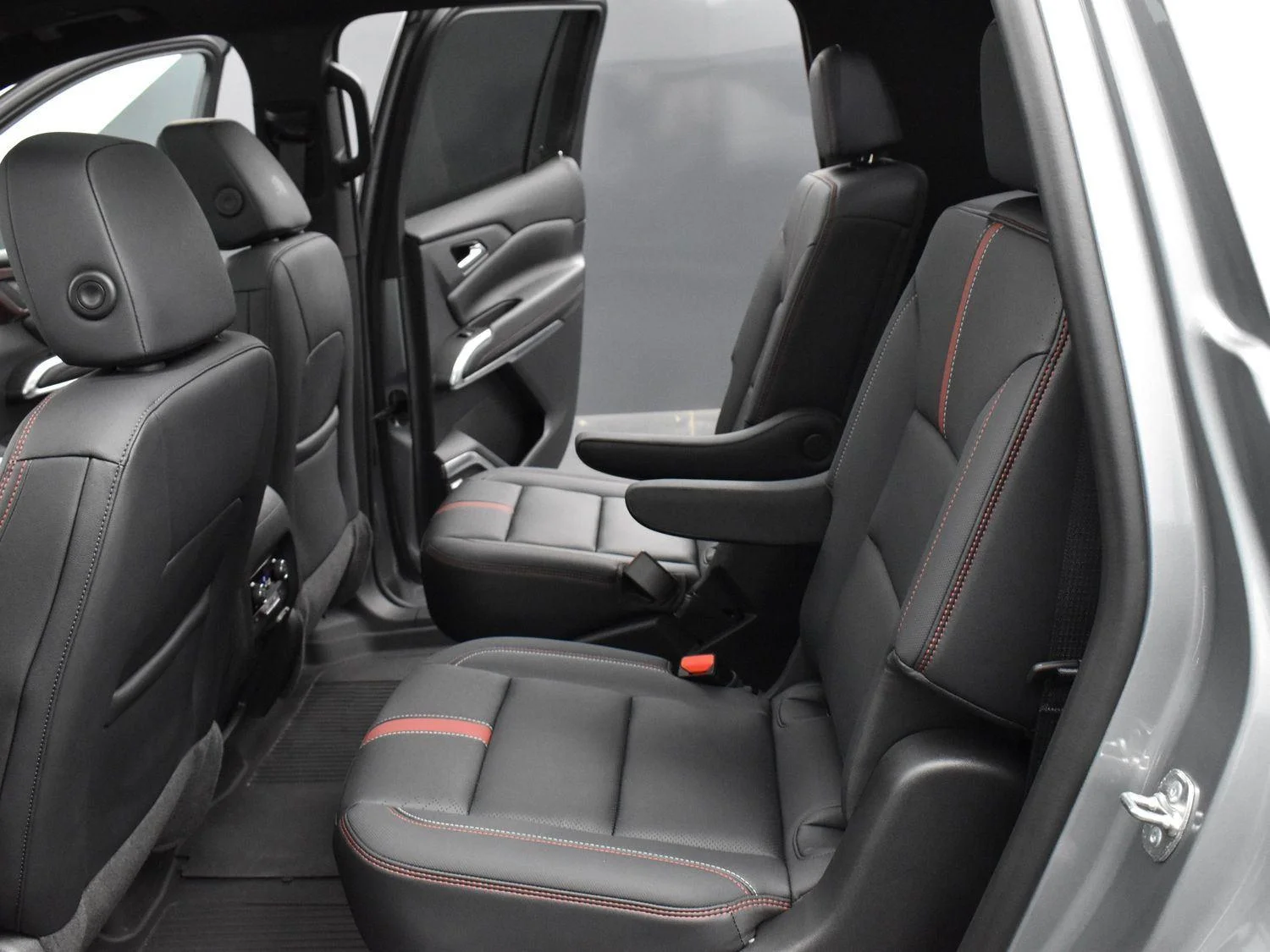 Used 2024 Sterling Gray Metallic Chevrolet RS image 30