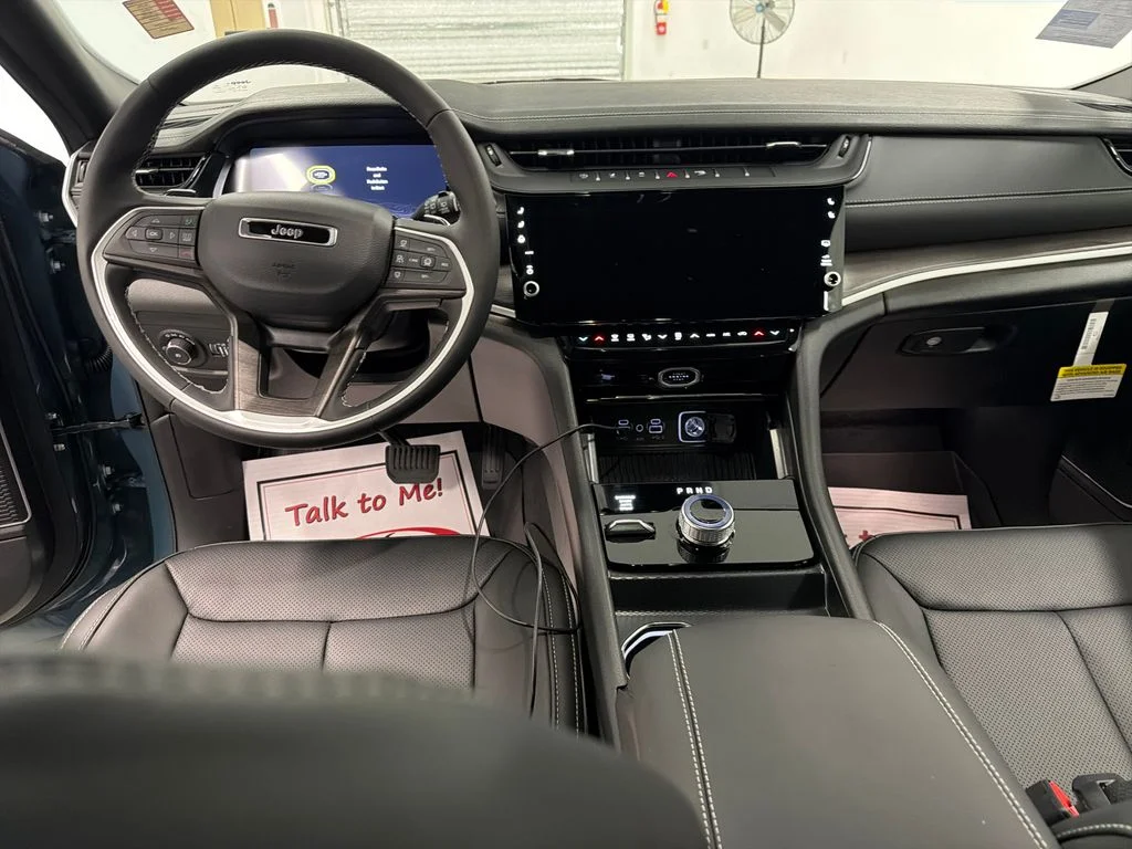 New 2026 Steel Blue Exterior Paint Jeep Limited Reserve image 13
