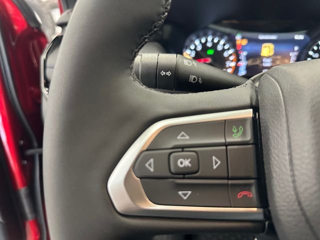 New 2026 Red Hot Pearlcoat Jeep Latitude image 25