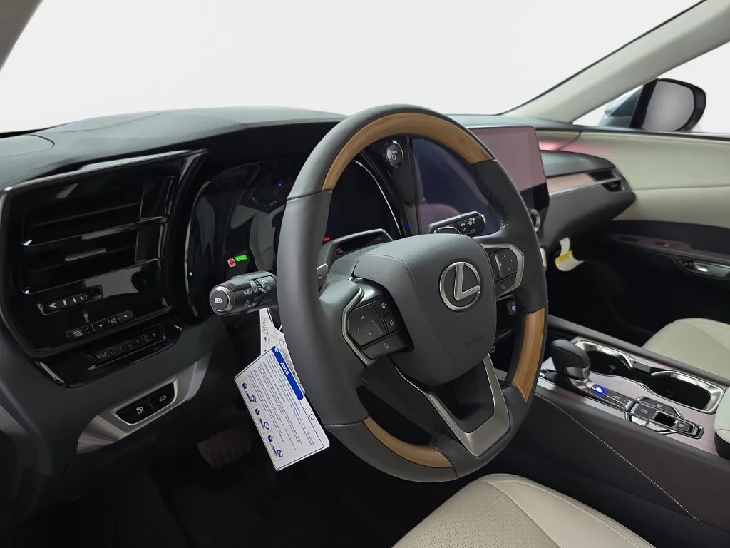 New 2026 Iridium Lexus PREMIUM PLUS image 10