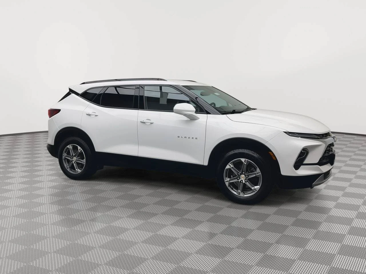 Used 2023 Summit White Chevrolet 2LT image 43