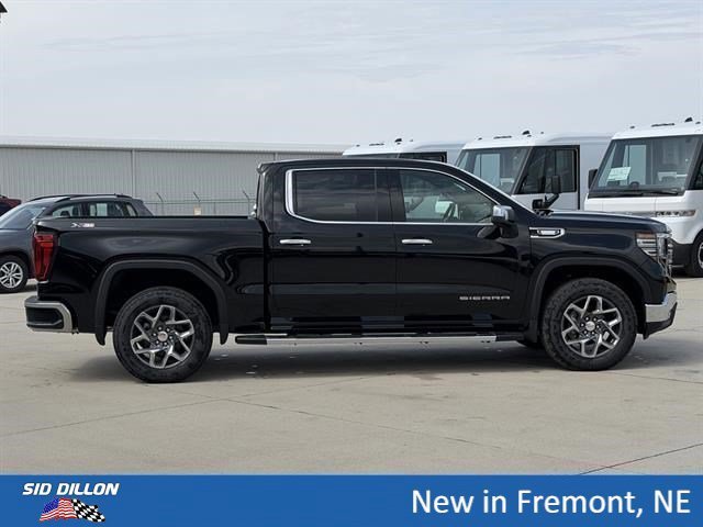 New 2026 Onyx Black GMC SLT image 3