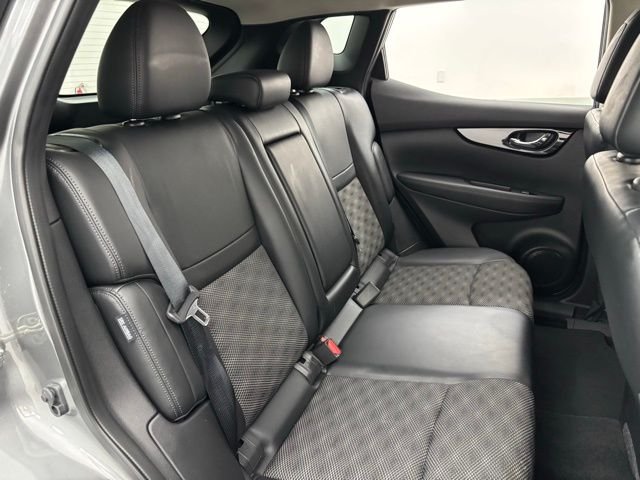 Used 2022 Gun Metallic Nissan SV image 33