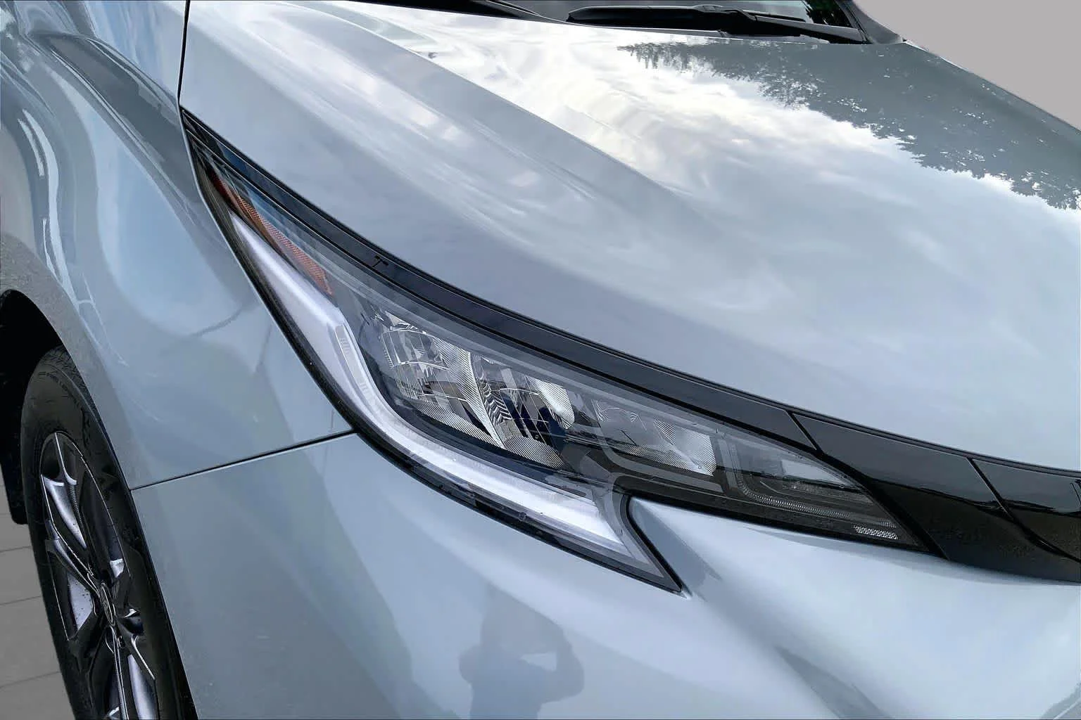 Used 2025 Cement Toyota XSE image 27