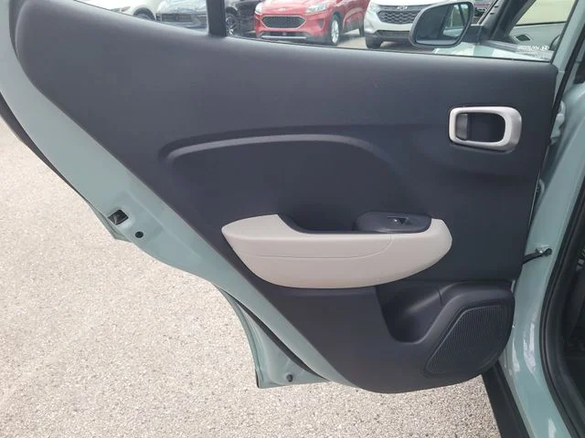 Used 2025 Green Hyundai SEL image 11
