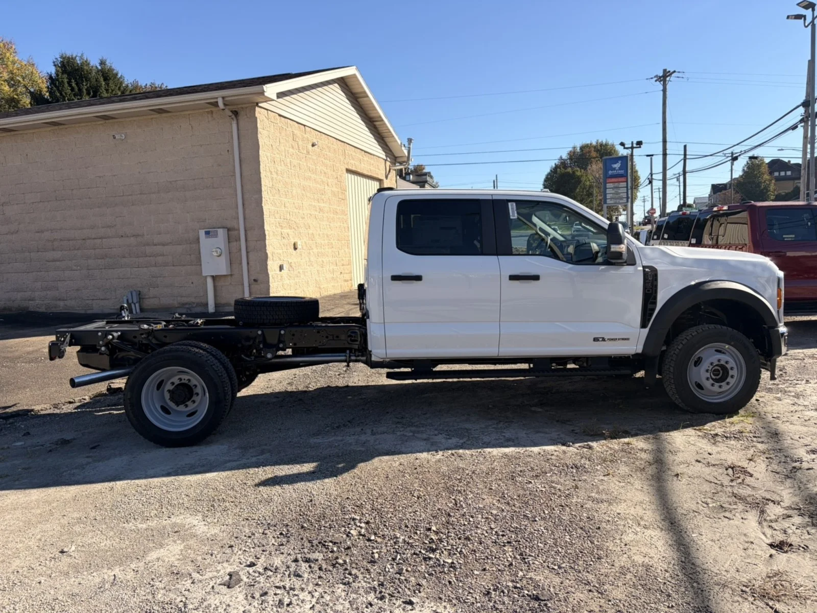 New 2027 Oxford White Ford XL image 8