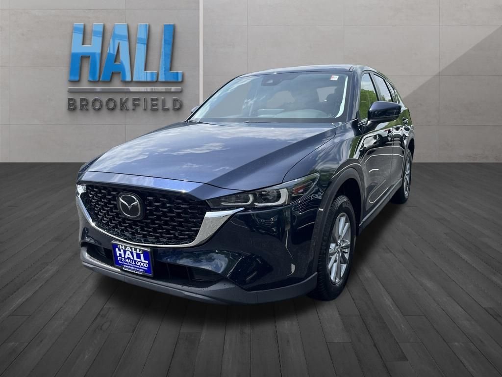 2022 Mazda CX-5 S Preferred package Auto AWD's photo