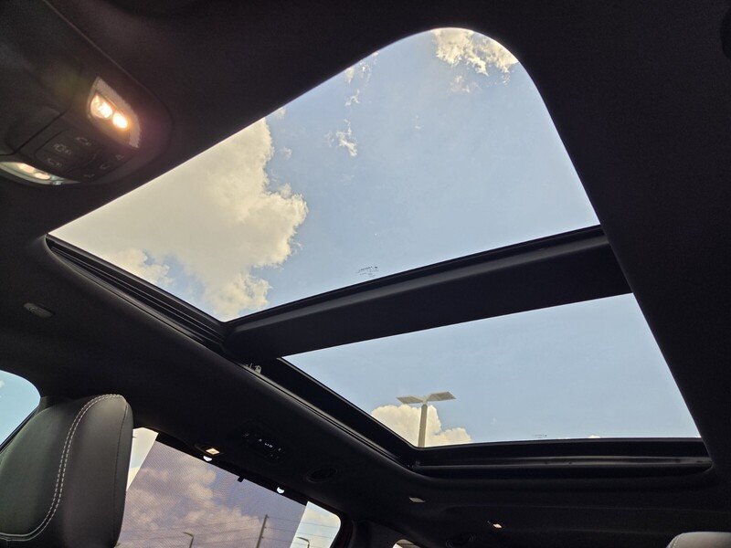 2026 Chrysler Pacifica Select - Photo 17