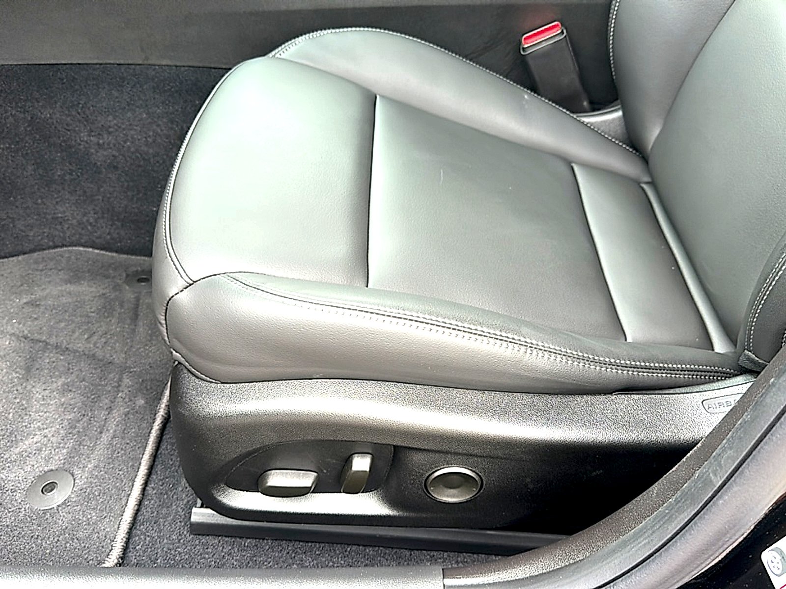 Used 2026 Black Raven Cadillac Luxury image 15