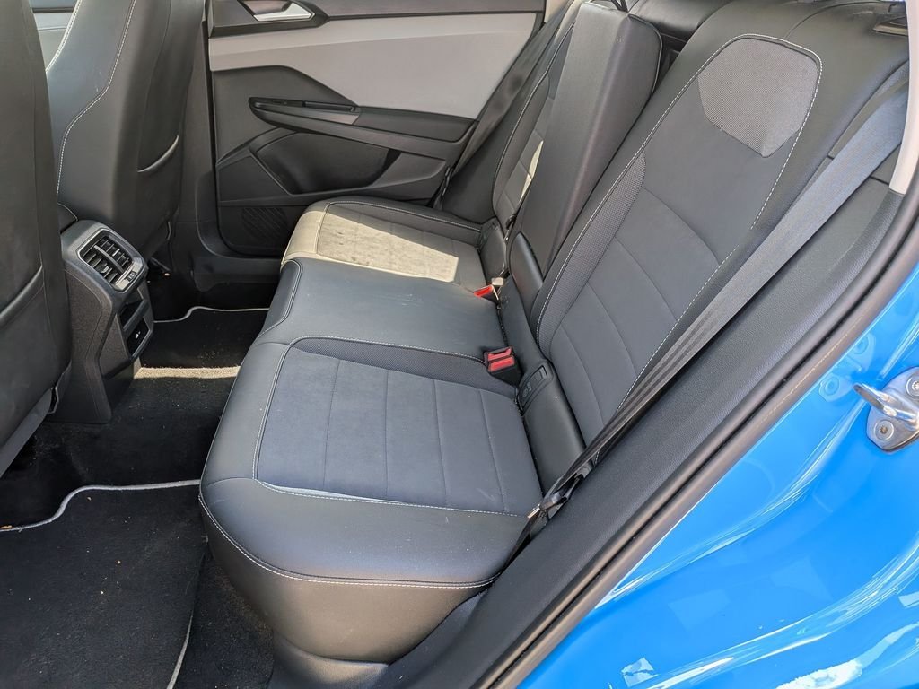 Certified Used 2023 Blue Volkswagen 1.5T SE image 29