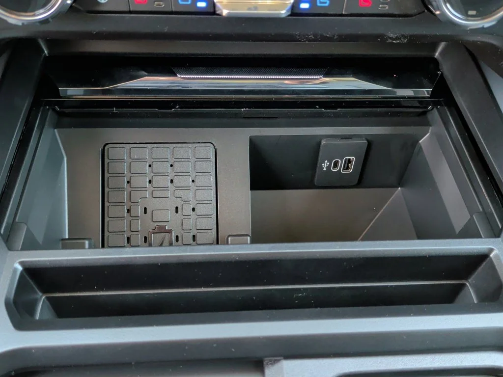 New 2027 Carbonized Gray Metallic Ford F-250® Lariat® image 31