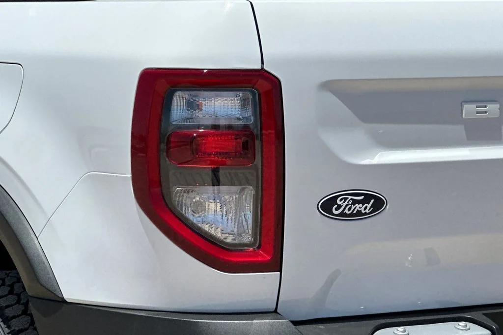 New 2026 Oxford White Ford Badlands image 27