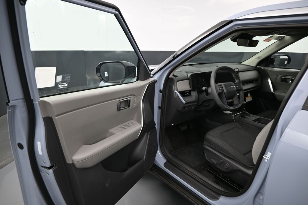 New 2027 Pale Gray Kia S image 5