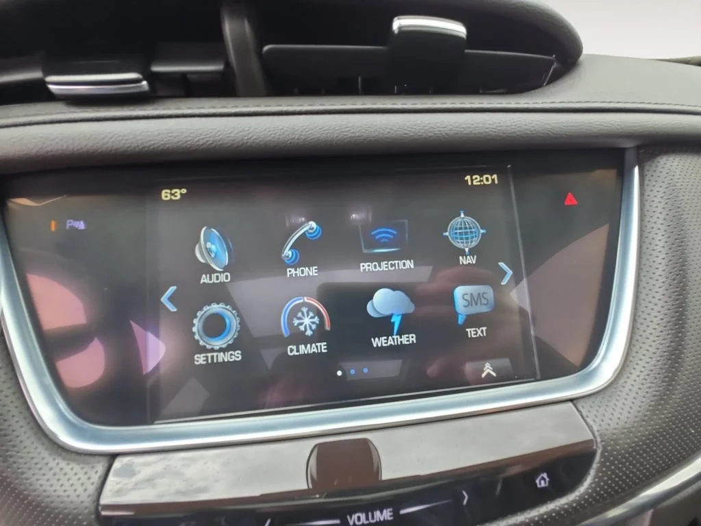 Used 2019 RADIANT SILVER METALLIC Cadillac Luxury AWD image 21