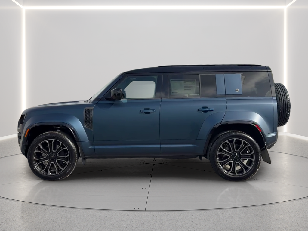 New 2026 Sargasso Blue Land Rover OCTA image 8