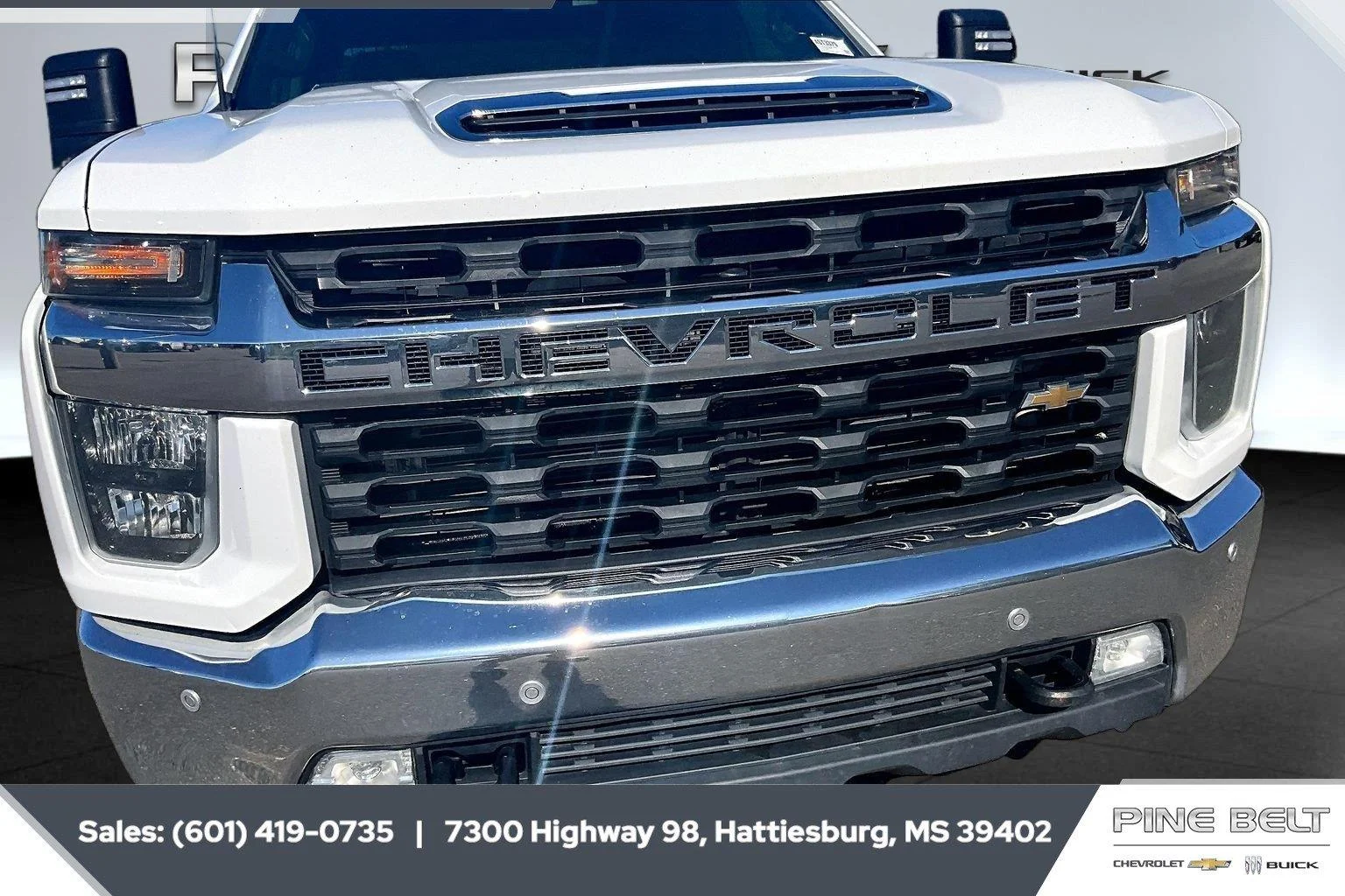Used 2021 SUMMIT WHITE Chevrolet LT image 22
