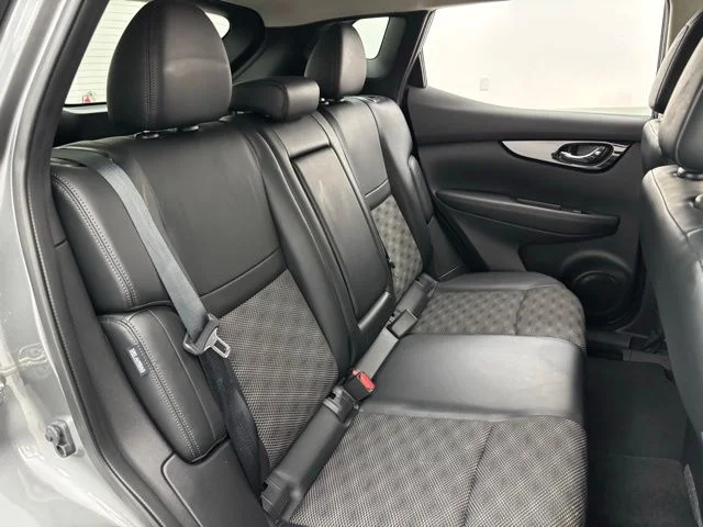 Used 2022 Gun Metallic Nissan SV image 33
