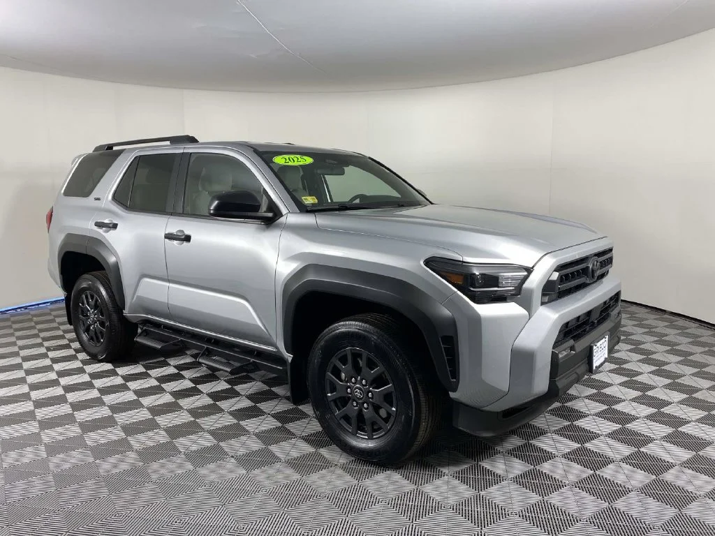 Used 2025 Cutting Edge Toyota SR5 image 1