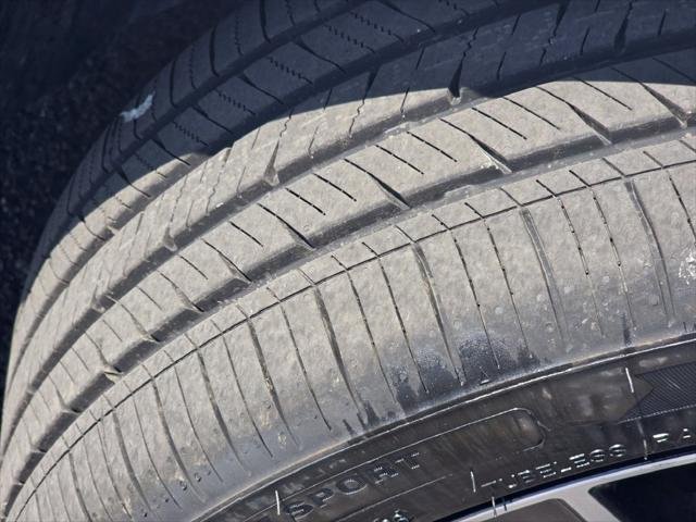 Certified Used 2025 WIND CHILL PEARL Toyota  image 12