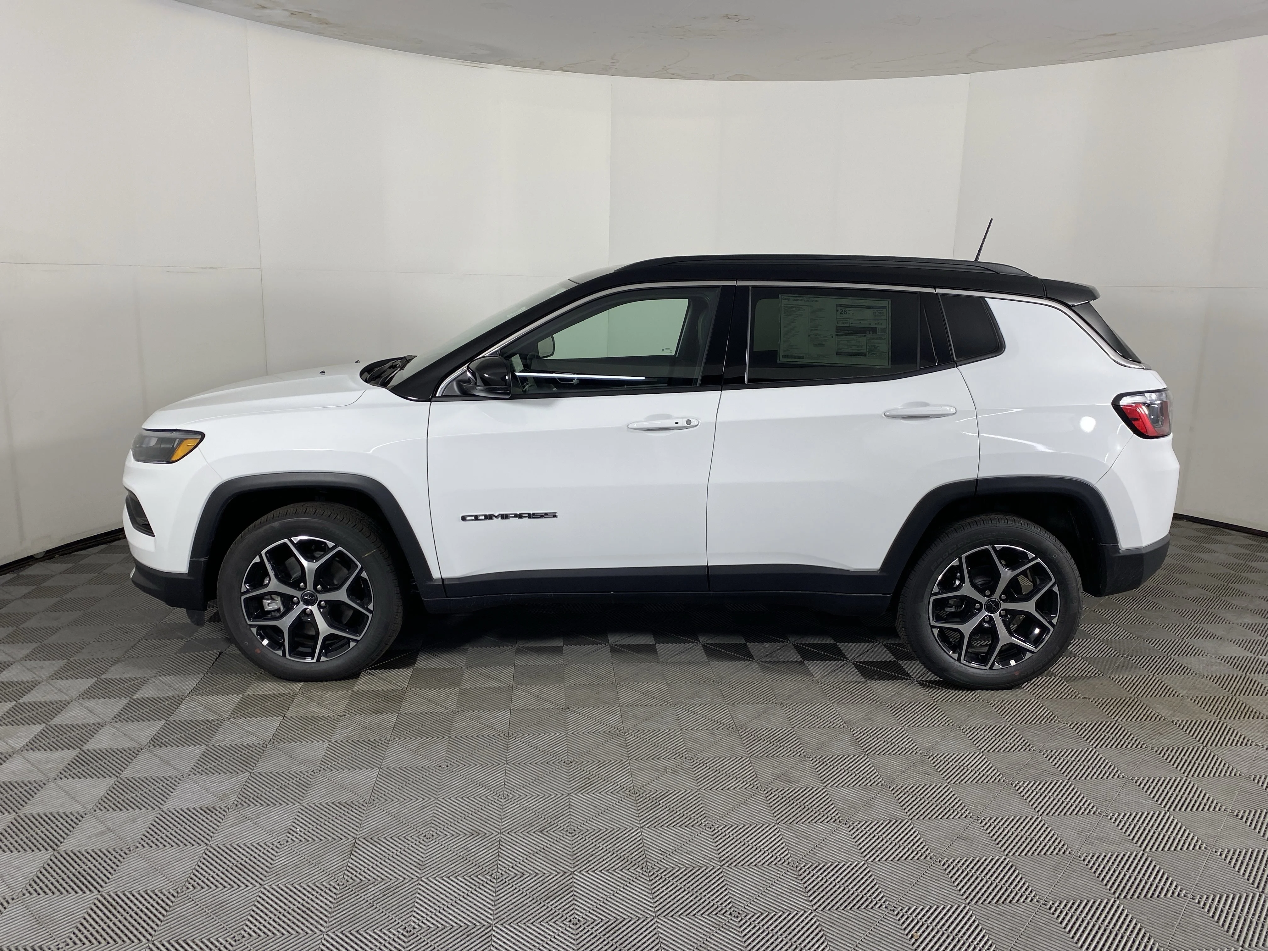 New 2026 Bright White Clear-Coat Exterior Paint Jeep Limited image 9