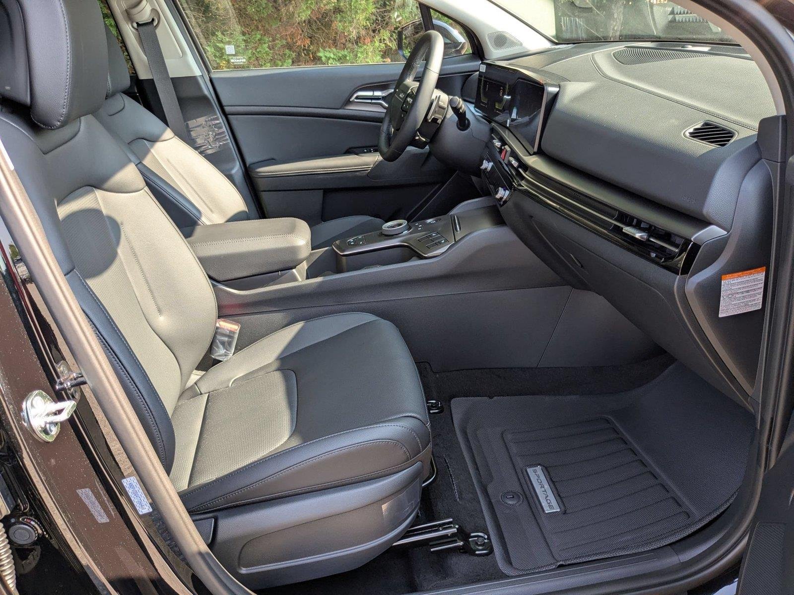 Used 2026 Fusion Black Kia EX image 35