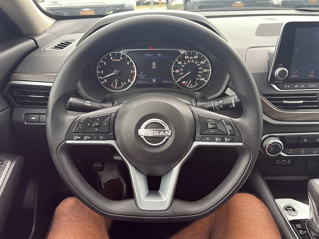 Used 2025 Super Black Nissan  image 19