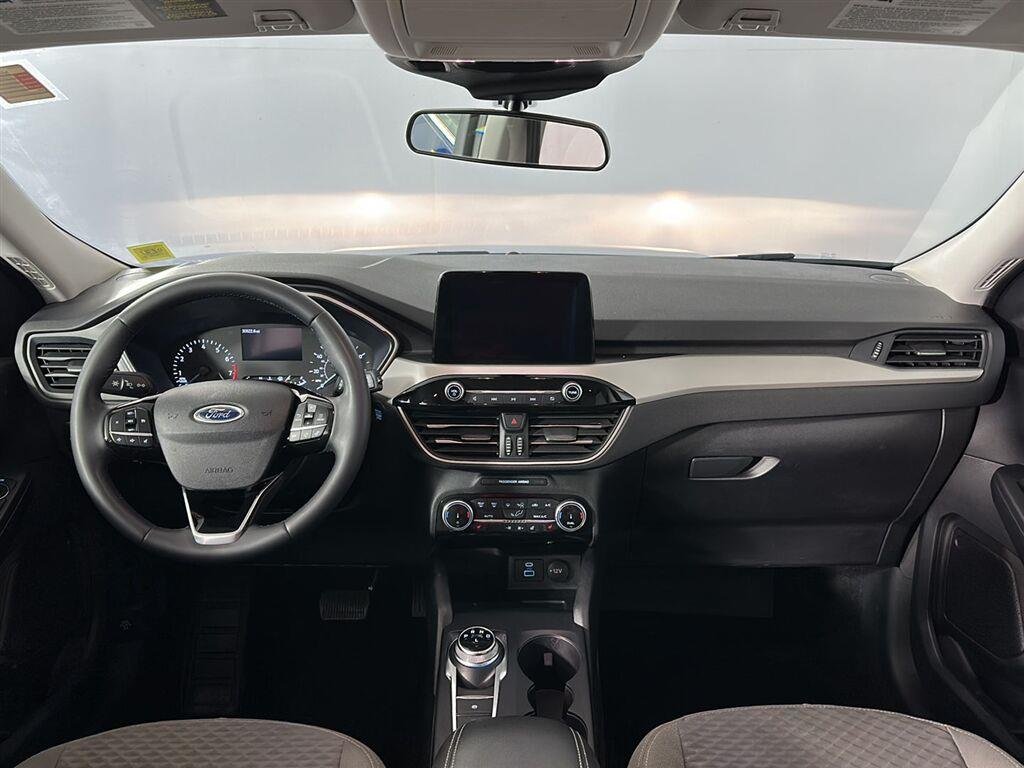 Used 2022 Atlas Blue Ford SE image 2