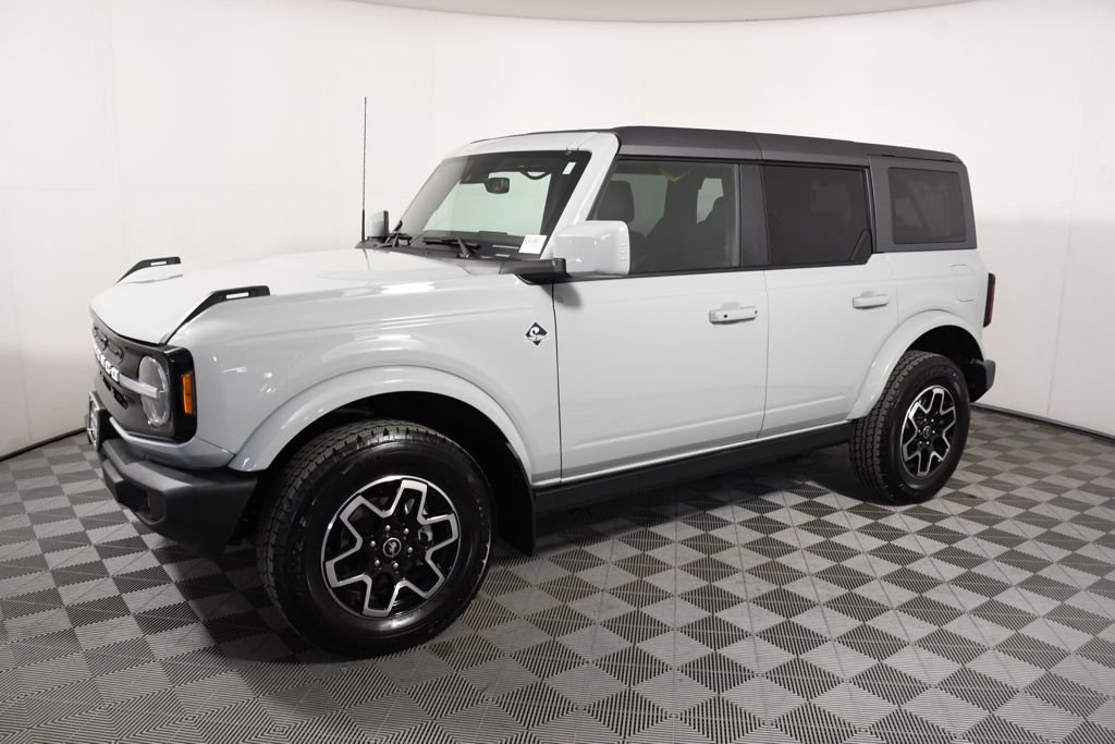 Used 2024 Ford Bronco 4-Door Outer Banks with VIN 1FMDE8BH1RLA33469 for sale in Richfield, Minnesota