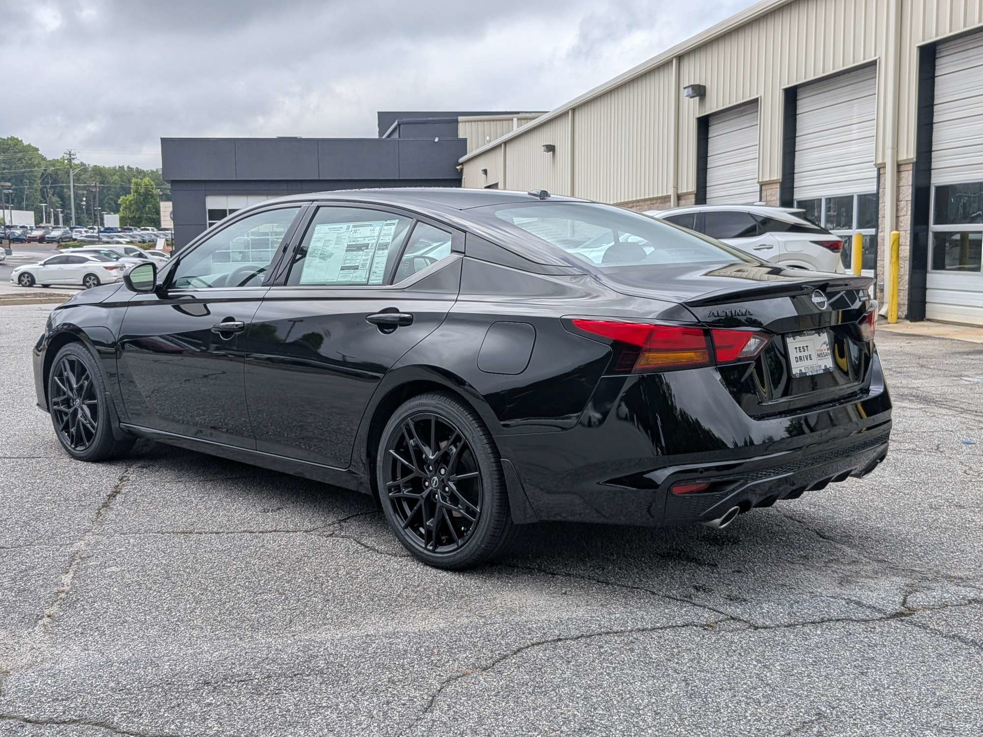 New 2026 Black Nissan 2.5 SR image 5