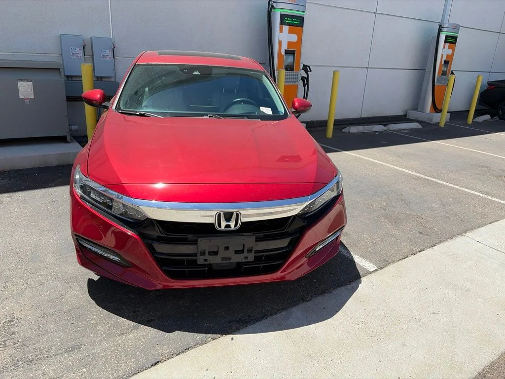 Used 2018 Red Honda Touring image 25