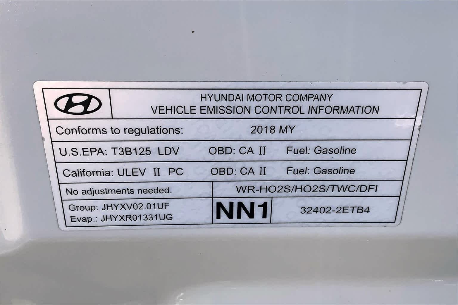 Used 2018 Molten Silver Hyundai SE image 32