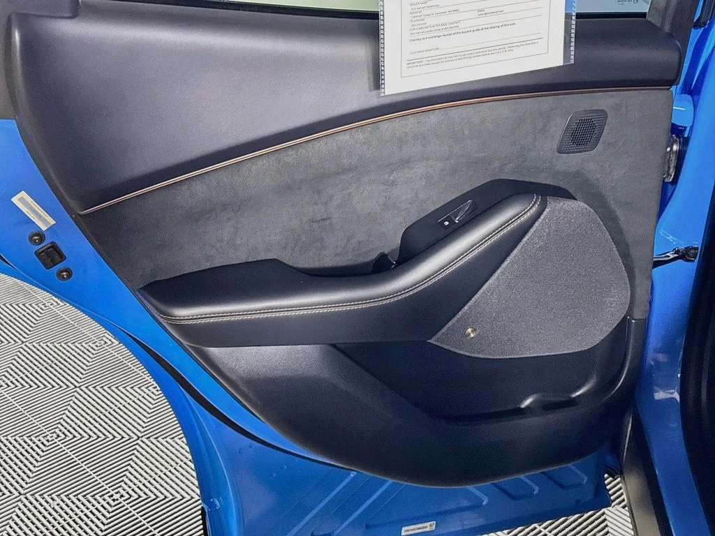Used 2022 Blue Ford GT image 20